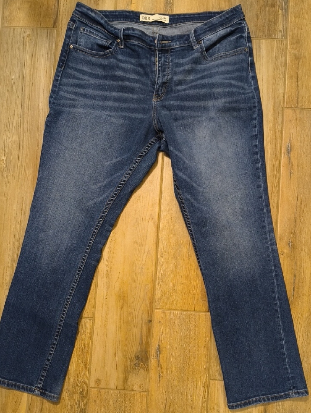 BKE Women’s Boot Cut Jeans in Dark Blue Wash
